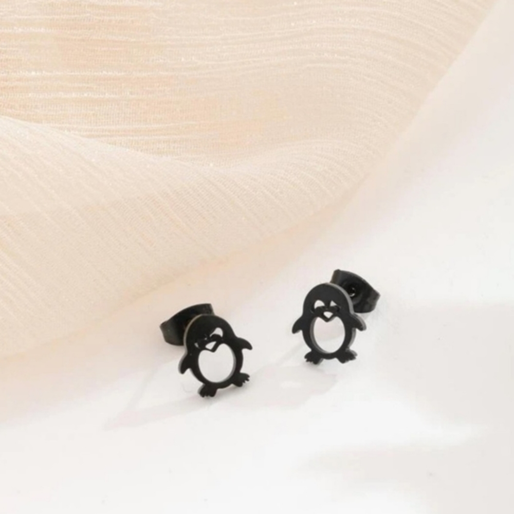 2/20$ 🐧 Black Penguin Stud Earrings ✨️ - Picture 3 of 9